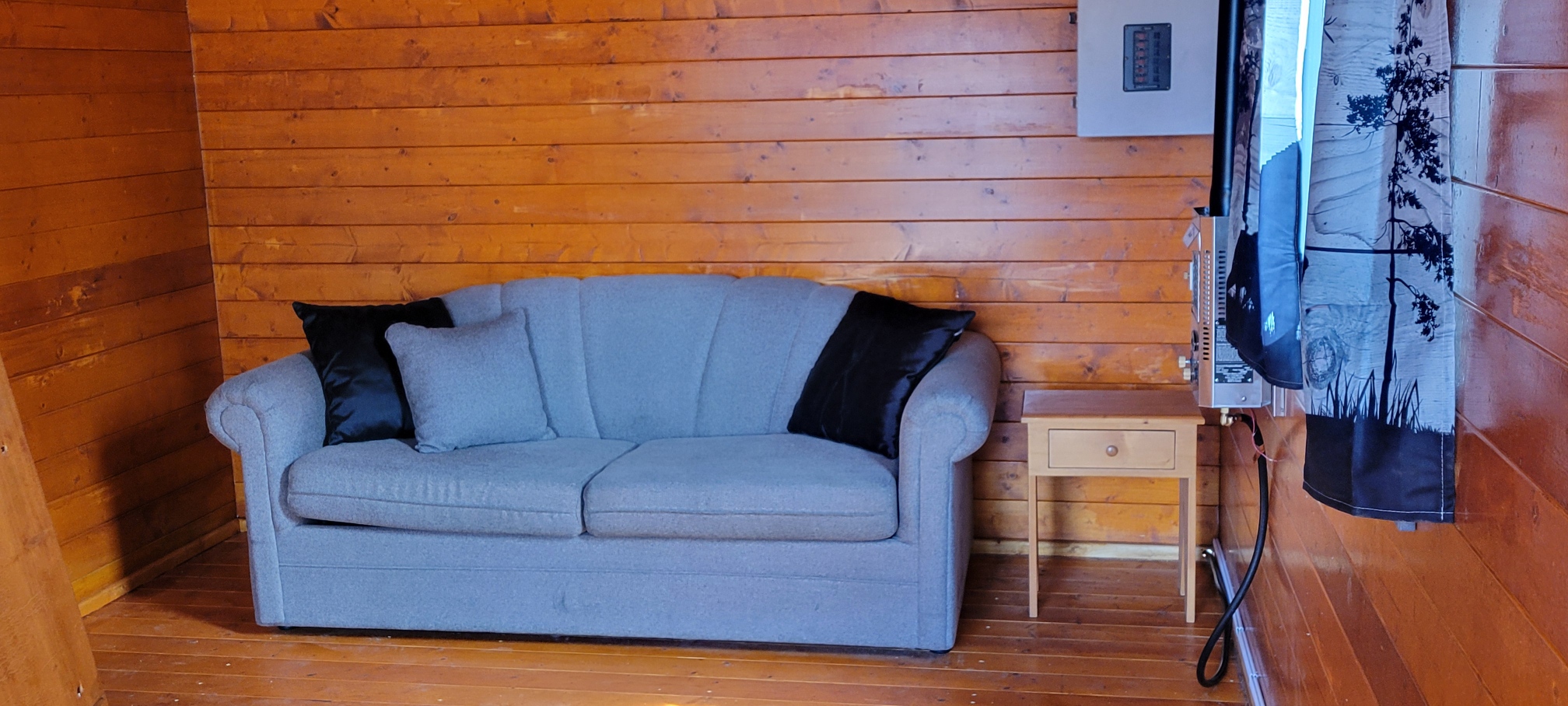 Sitting area inside the Big Cat Ranch cabin